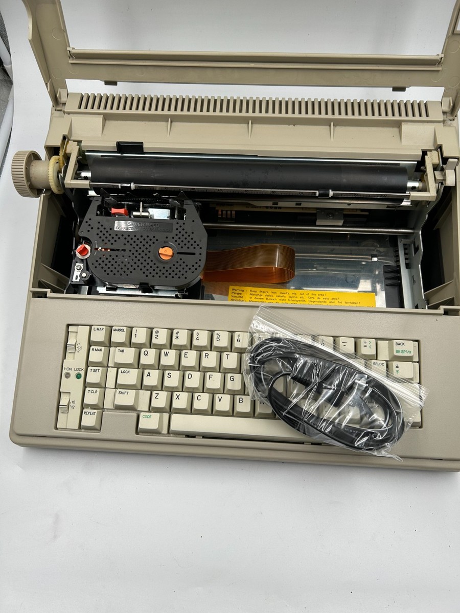 Silver Reed EZ 20 Typewriter | eBay