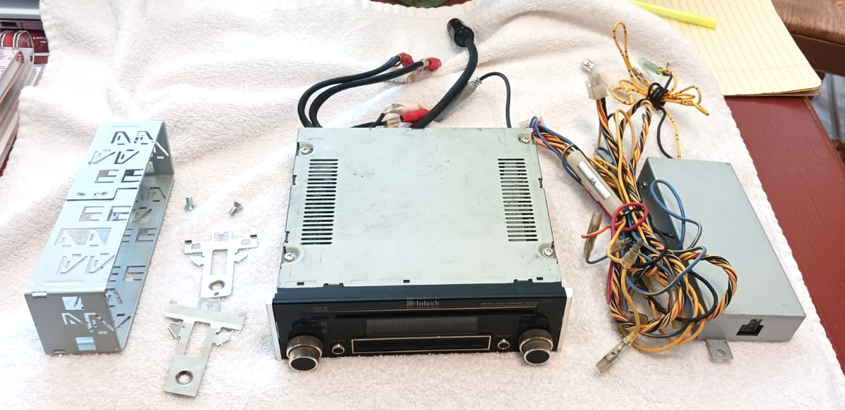 McIntosh　2din McIntosh CAR AUDIO 2DIN CD TAPE(Casette) RADIO OLD SCHOOL