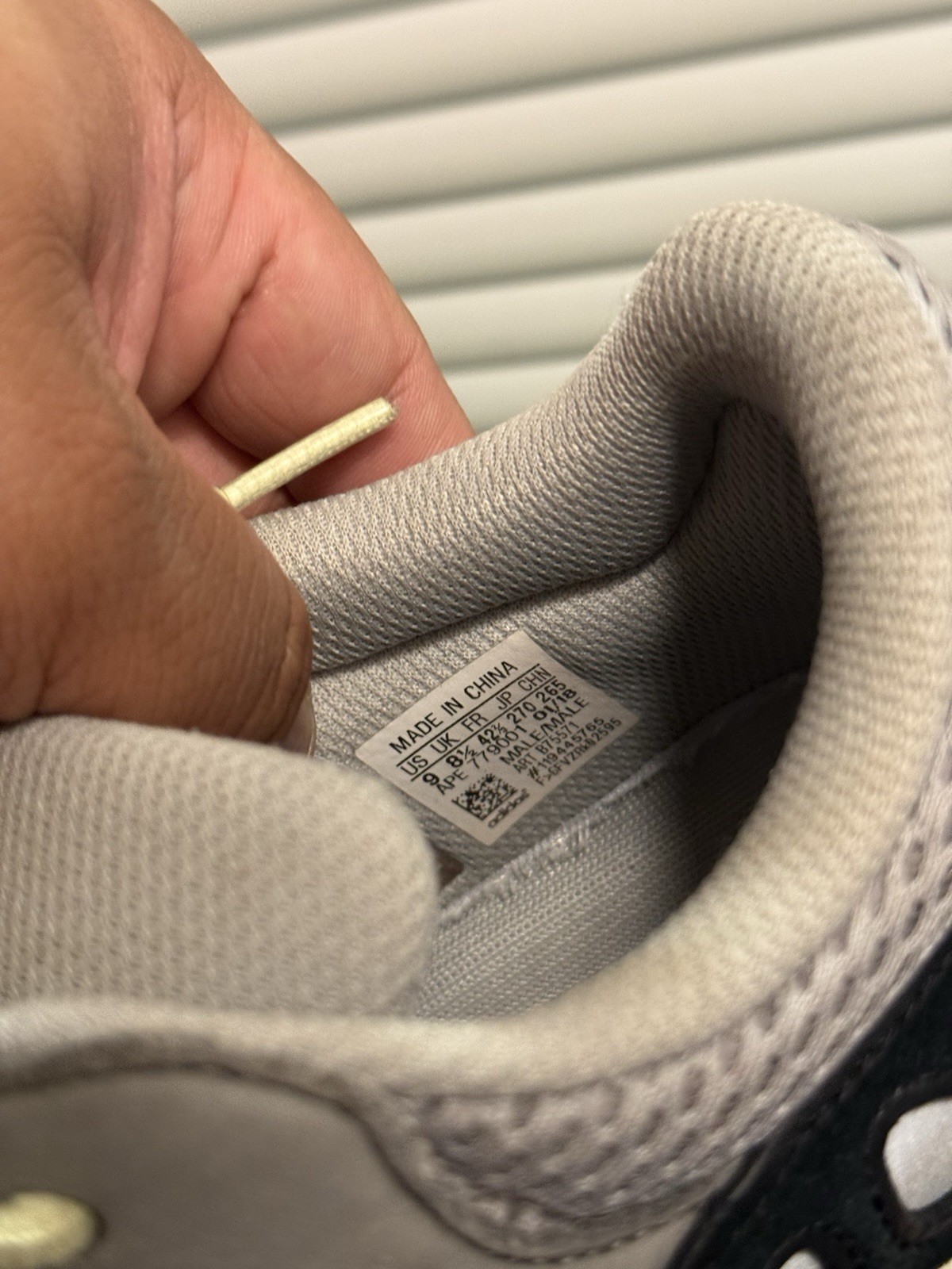 Adidas Yeezy Boost 700 Low Wave Runner Size 9 Good Condition thumbnail 15