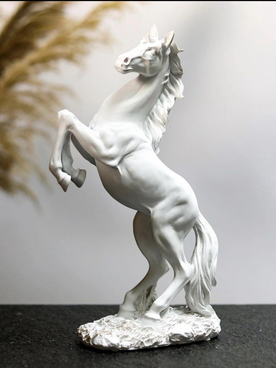 Modern Decorative Resin Horse Statue Sculpture For Home Decoration
