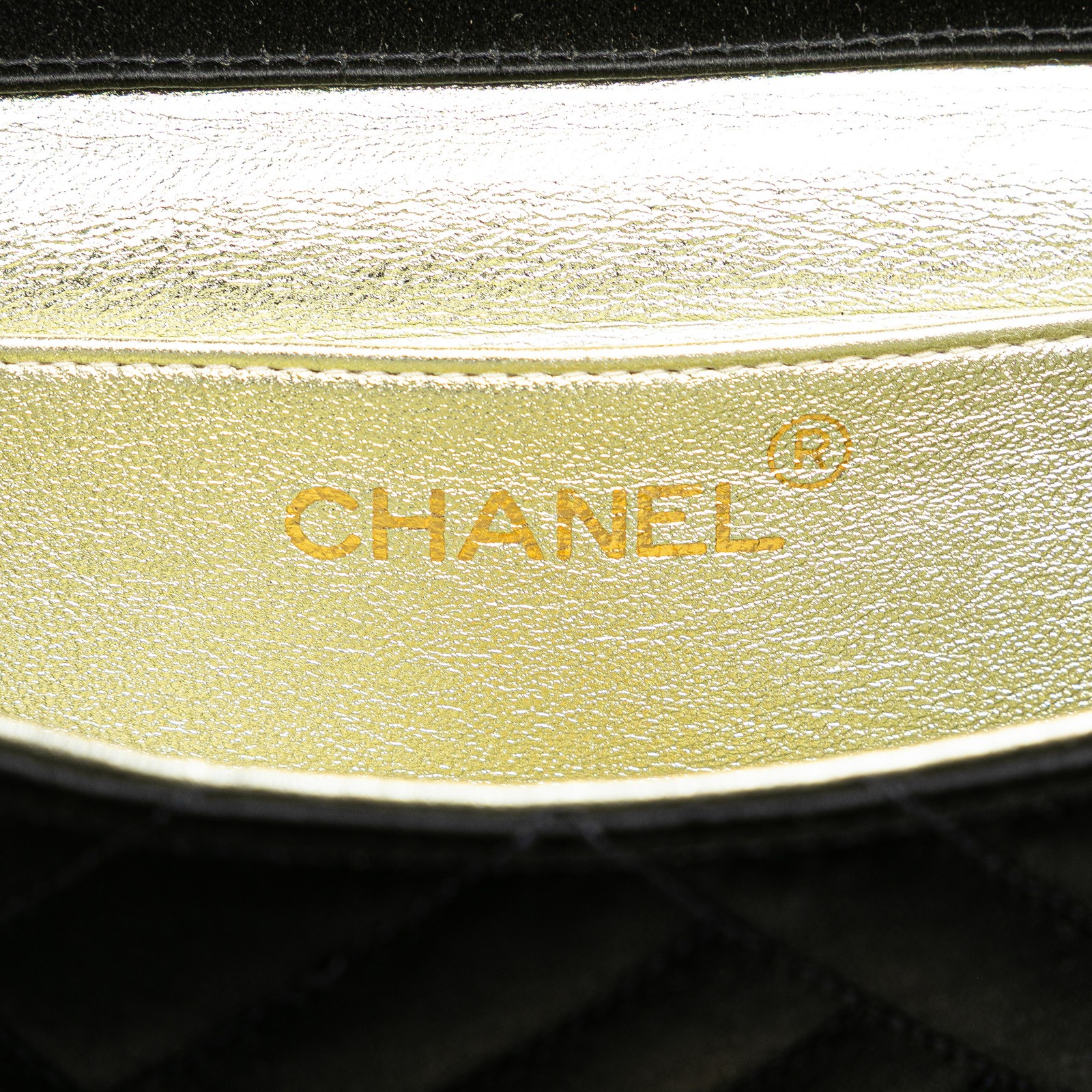 Authenticated Chanel Mini Square Diagonal Quilted… - image 5