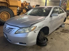 Used Left Headlight Assembly fits: 2009 Toyota Camry VIN E 5th digit L. North Am