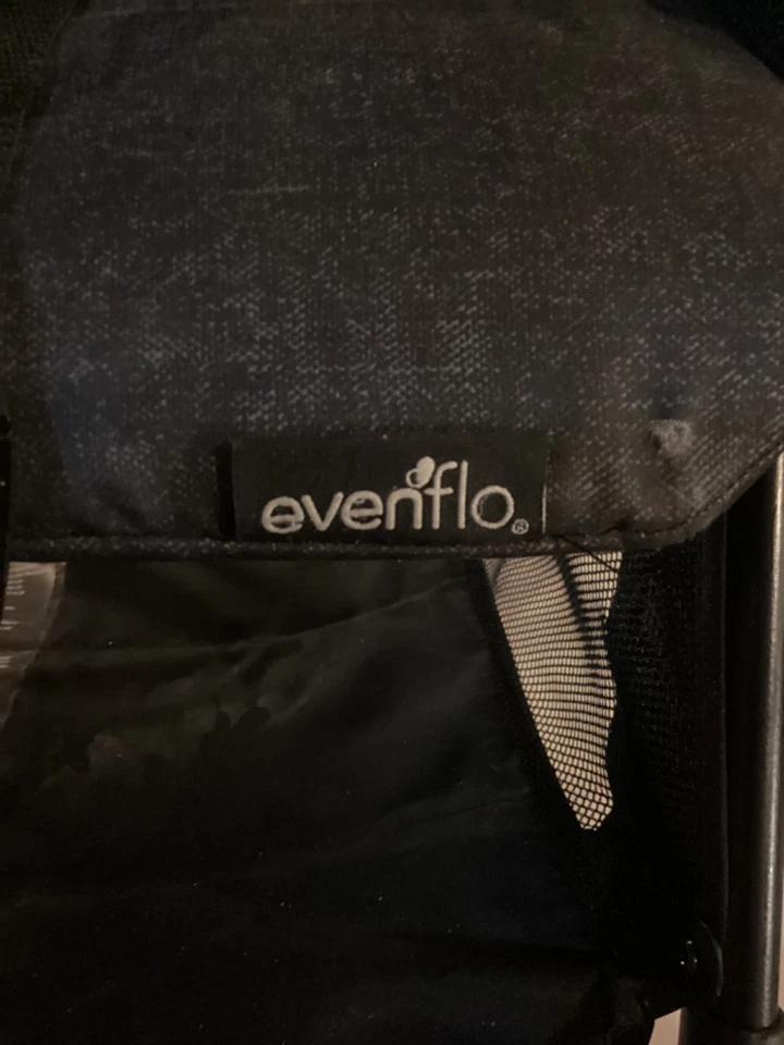 Evenflo Double Stroller Aero2 Ultralightweight in Very Good Condition - Image 2 of 4