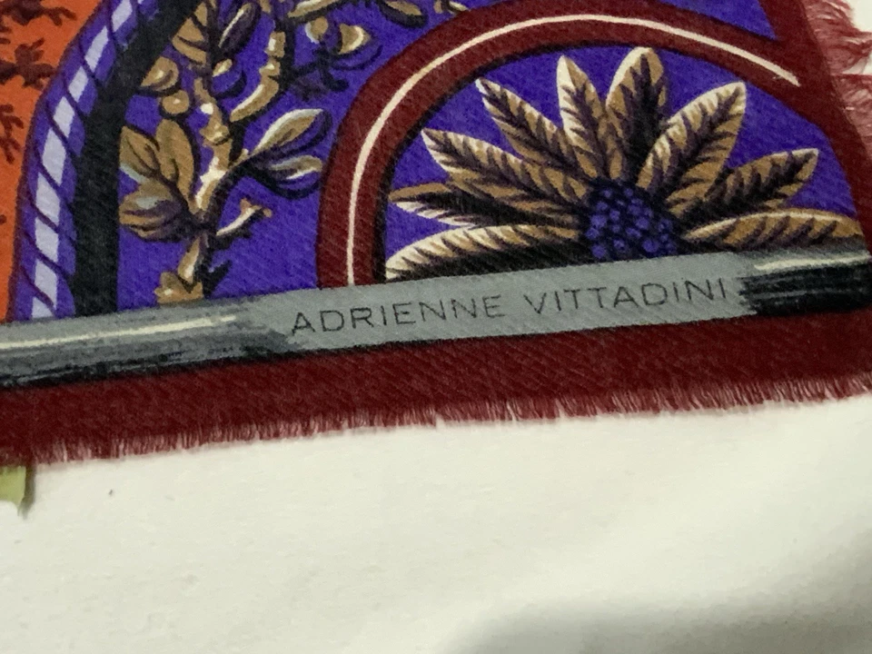 Bufanda para mujer Adrienne Vittadini con patrón de flores de lana 35/35 pulgadas PEC Foto 4 de 4