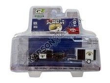 CHASE CHROME 2023 Chevrolet Silverado w/ Trailer 1:64 Model - Greenlight 32315C