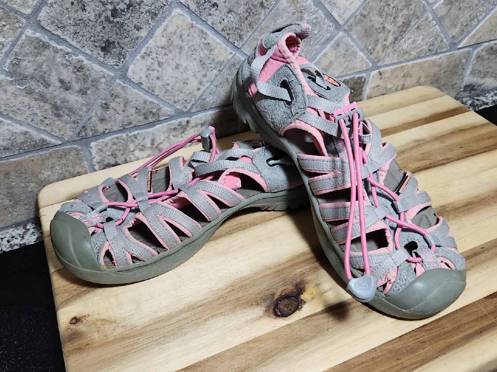 Scarpe da acqua Keen rosa grigio giovani taglia 4 gancio e passante 37 eur UK 3