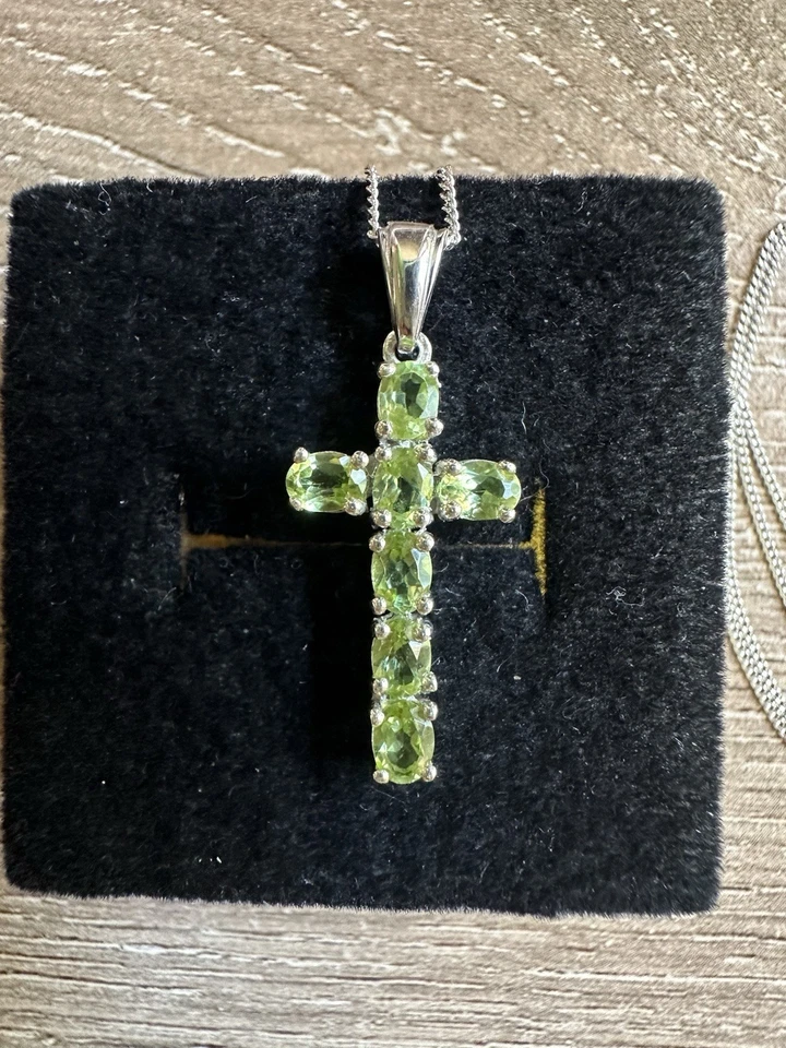 925 Sterling Silver Peridot Cross Pendant Necklace – 20” Chain STS Marked - Image 4 of 4