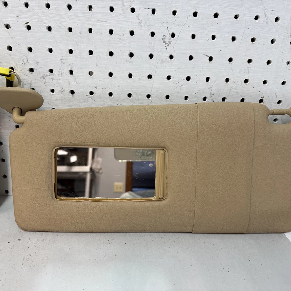 Quebra-sol 1999 BMW E39 528I L&R fabricante de equipamento original - Imagem 3 de 4