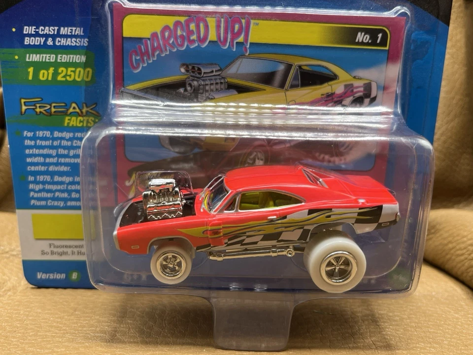 Johnny Lightning Zingers Street Freaks CHASE 70 Dodge Charger PINK VVHTF - Image 2 of 4