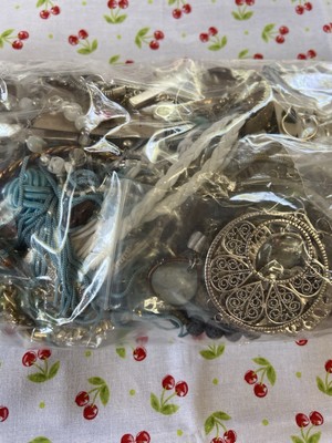 Jewelry Bag! Somebody s Treasures! Awesome FIND! 1.10 Pounds! Nice! Look!