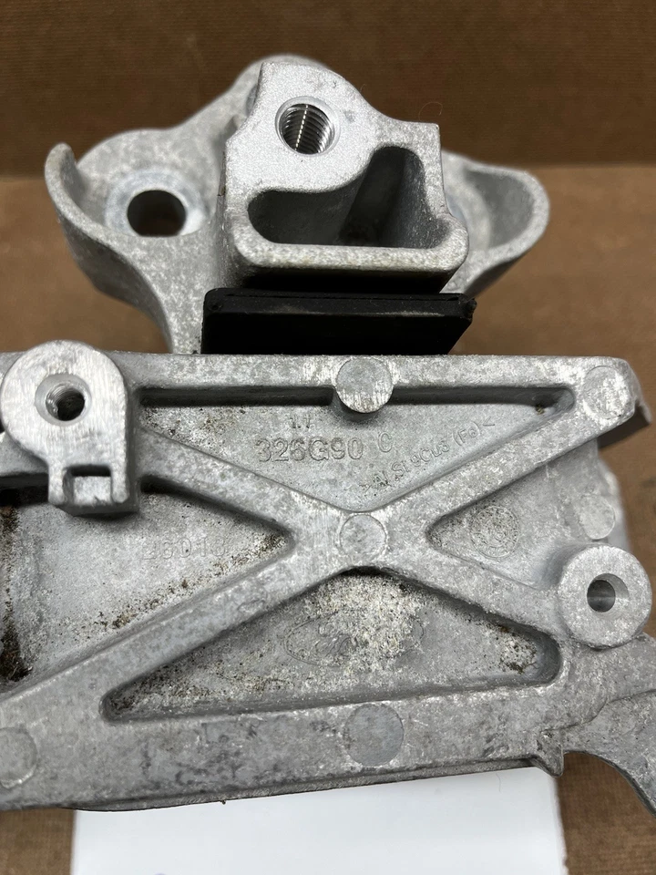 AUDI A4 2007 2.0TD 03L903139E ALSI9CU3 GENERATOR ALTERNATOR HOLDER MOUNT BRACKET - image 2 of 2