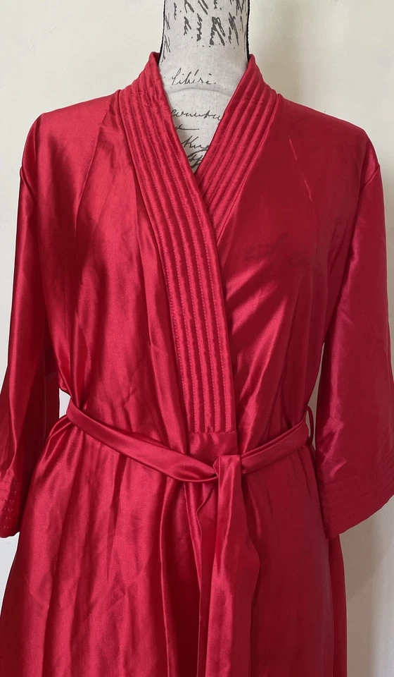 Bata roja satinada DB Boutique vintage talla grande Foto 2 de 4