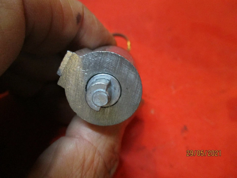 CHEVROLET-GMC C/K-1500-2500-3500 TAHOE-YUKON-1995-2000--CERRADURA CILINDRO PUERTA -PAR Foto 2 de 3