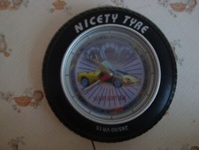 horloge murale pneu avec led