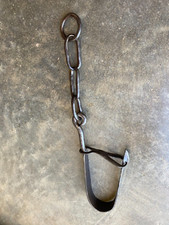Ancien crochet pour seau puit et sa chaine ,en fer forgé,ferrure mousqueton