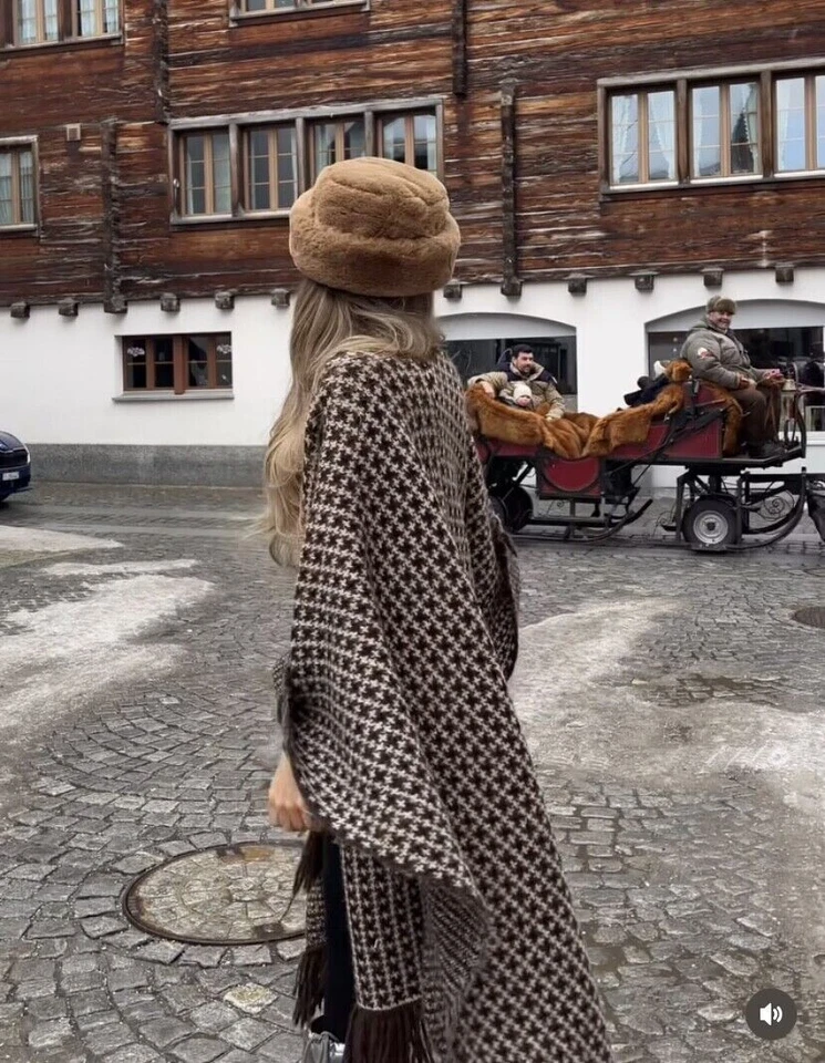 ZARA KNIT CAPE BROWN JACQUARD WITH FRINGING One Size Medium Ref 4331/134 RRP £69 - Image 2 of 4