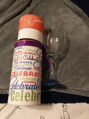 Decorative wine glass with blue stem - Picture 3 of 3