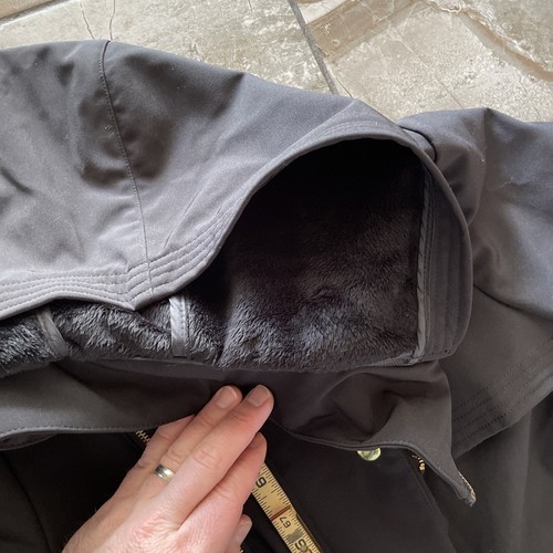 Via Spiga Women’s Small Black & Gold Coat Outerwear Great Condition - Picture 10 of 12