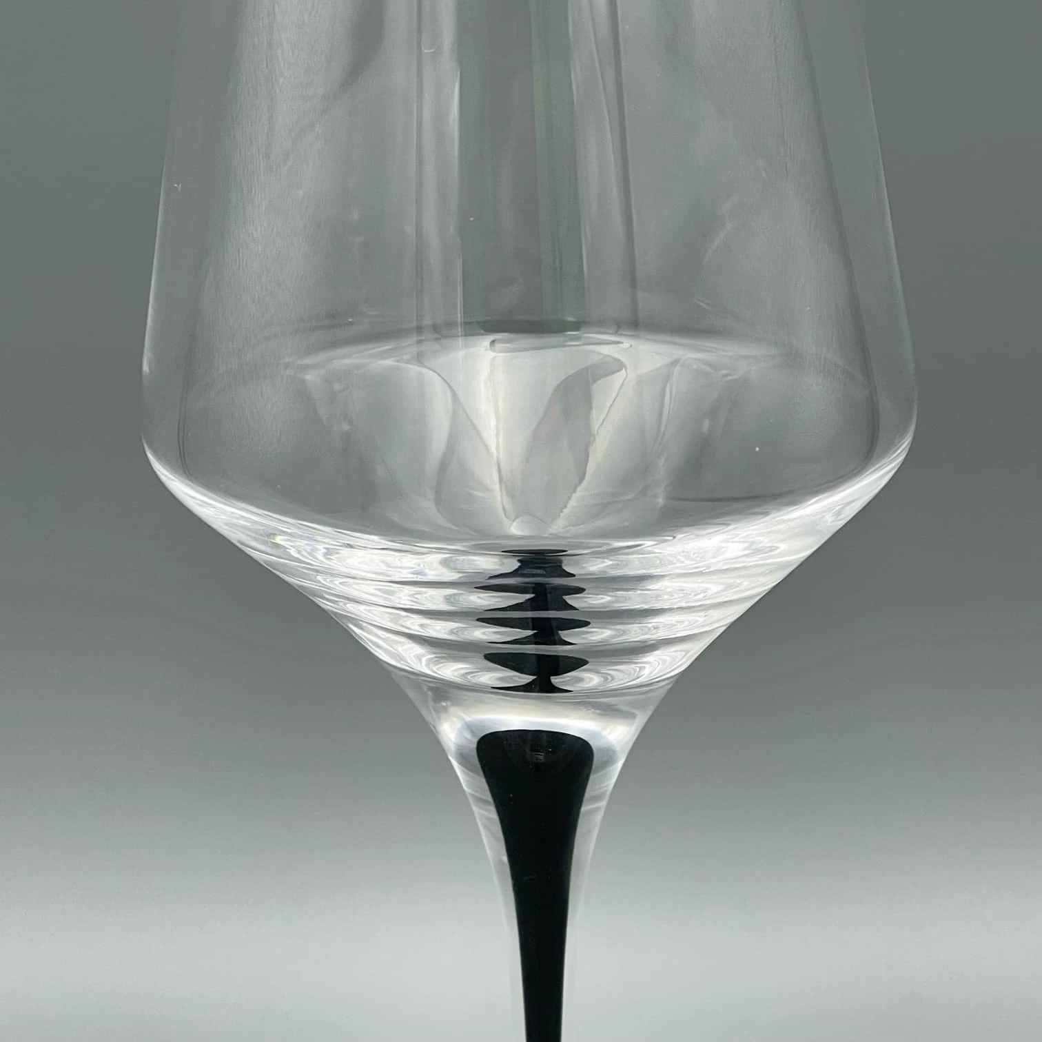 Orrefors Metropol Wine Glass - Thumbnail 3