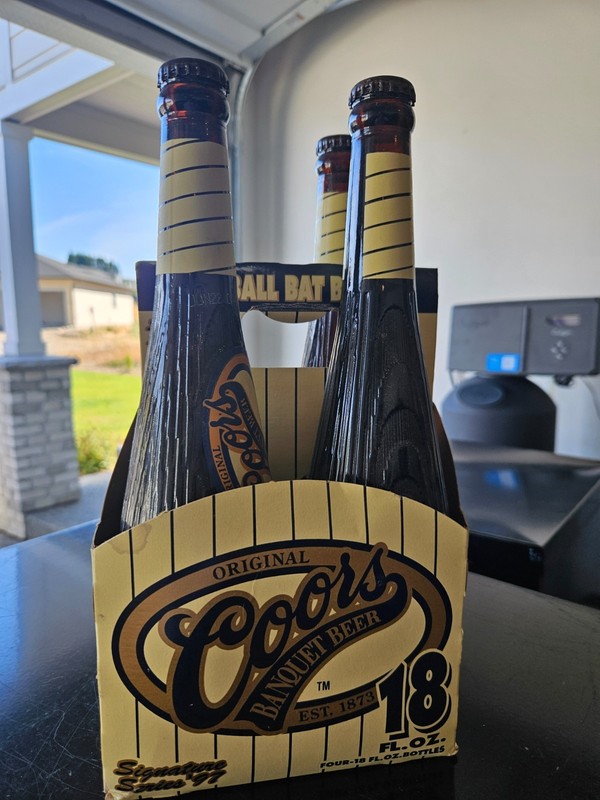 Coors Signature Series 97 Ernie Banks Baseball Bat 18oz Bottles W Caps & Carrier