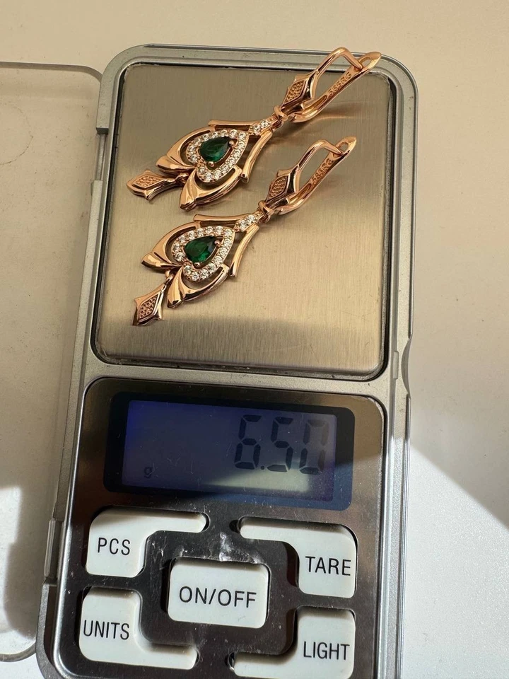 Ohrringe, mit einem wunderschönen grünen Stein. 6,5g. 585rg stempel, rolled gold - Bild 2 von 3