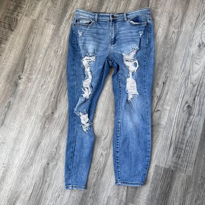 Judy Blue Women's Brittany Boyfriend  fit Jean Distressed Light Blue, Size 11/30