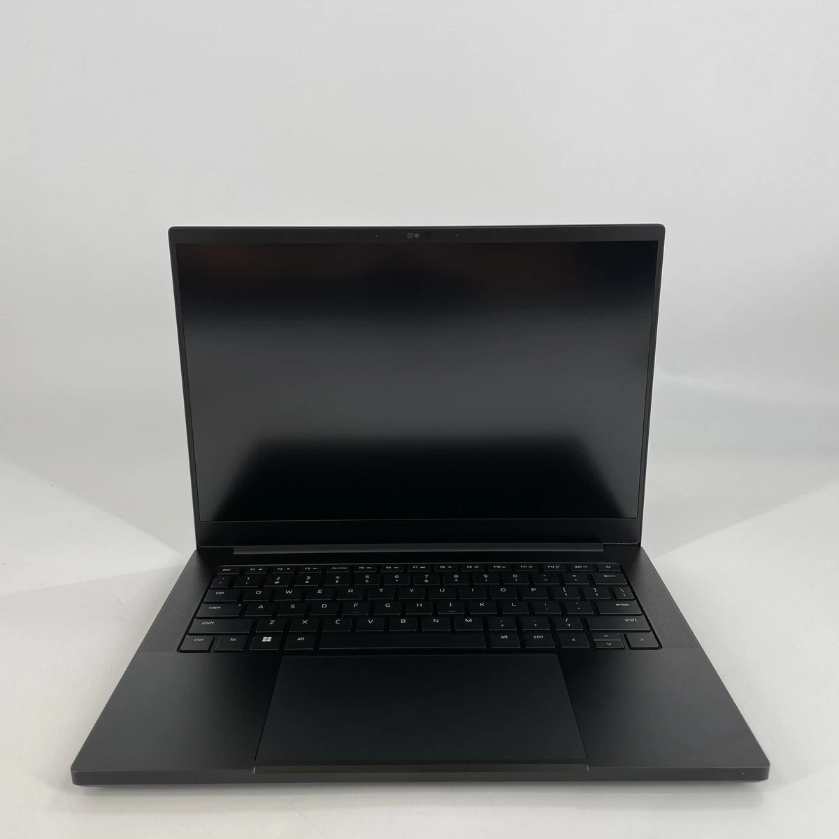 Razer Blade 14 240Hz QHD+ 4.0 GHz Ryzen 9 7940HS 32GB 1TB SSD RTX 