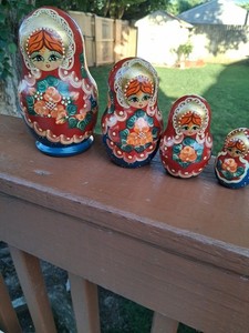 MATRYOSHKA RUSSINA CITY SERGIYEV POSAD  SET OF FOUR NESTING DOLLS SIGNED