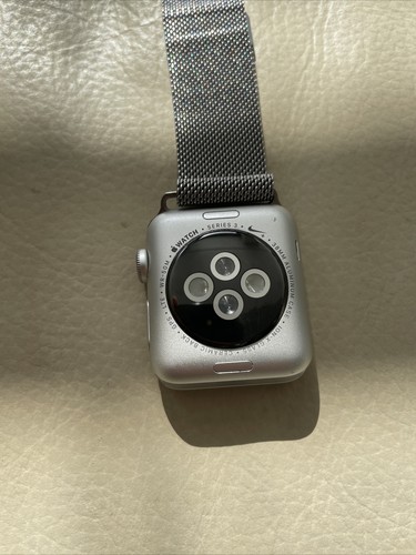 Frau Weiß Nicht Was Sie Will Apple+Watch+Series+3+38mm+Silber+Aluminium+Geh%C3%A4use+Wei%C3%9F+Sport