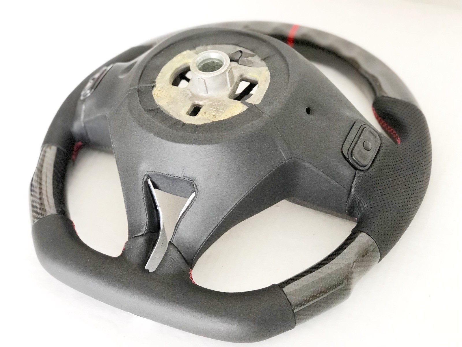 OEM NEW MASERATI GHIBLI QUATTROPORTE LEVANTE CARBON FIBER RED STEERING WHEEL