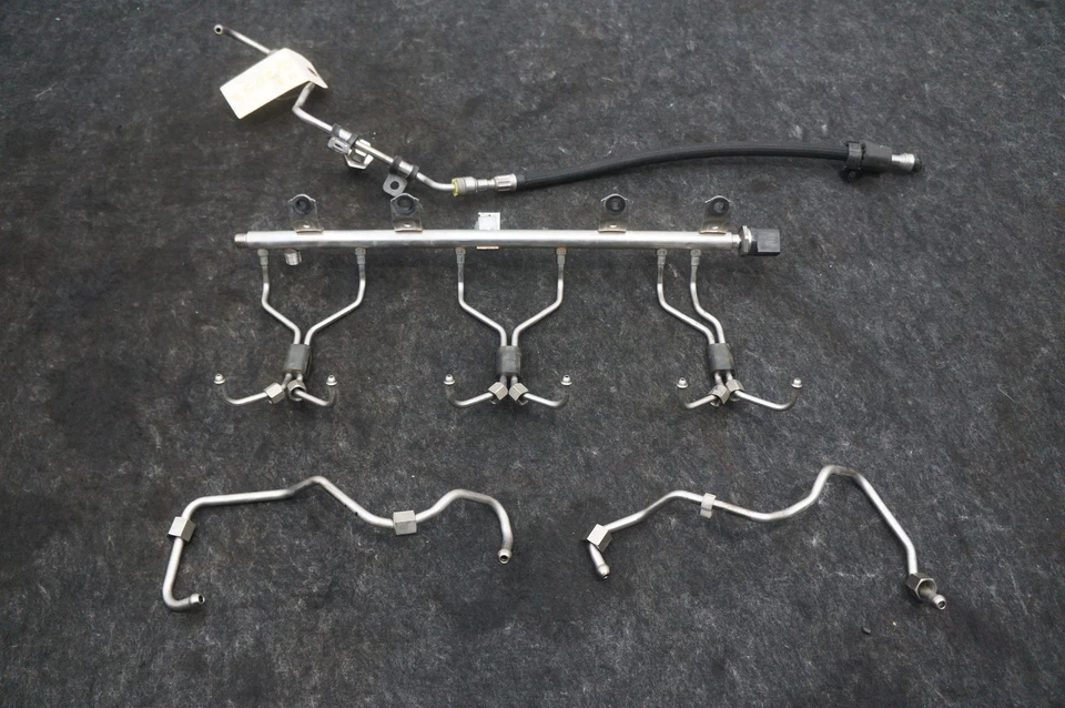 Juego de rieles de combustible de alta presión OEM 13537848363 Bmw M4 Competition F82 2015-2020 Foto 3 de 4