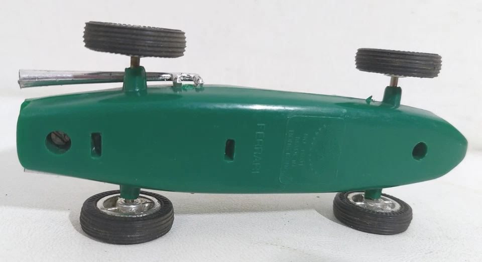 84512 BPP in plastica 1/32 ? n. 1001 - Ferrari - verde anni 60 - Immagine 4 di 4