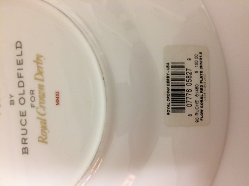 RUCHE FLOW by BRUCE OLDFIELD for ROYAL CROWN DERBY - Coral Red 8" Plate - NEW - Picture 3 of 3