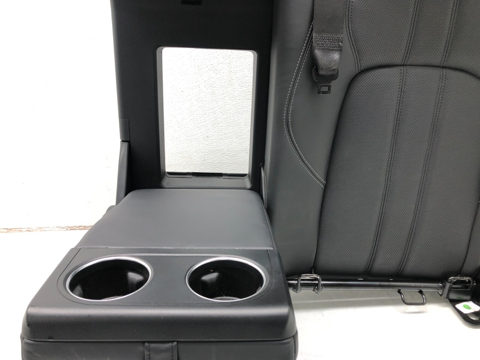 2017-2022 MASERATI LEVANTE S LEFT DRIVER REAR SPLIT SEAT BACKREST W/ARMREST OEM.