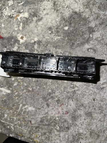 11-18 Volvo S60 Keyless Entry Communication Control Module Unit - Picture 2 of 5