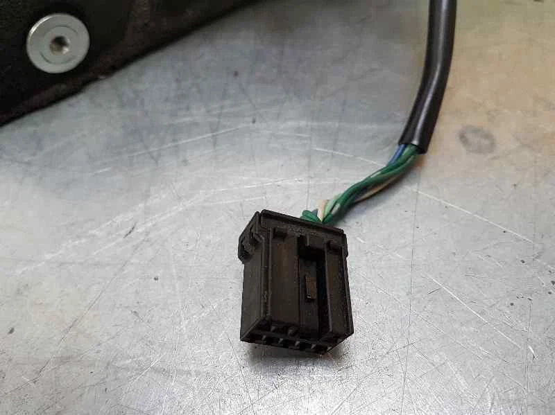 Exterior Mirror Right 3058999 for Subaru Impreza G11 (GD GG) 1.5 R SE 2000 - Image 4 of 4