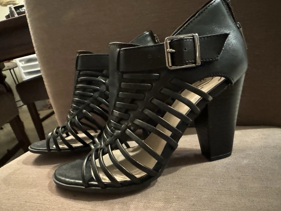 My Delicious Shoes High Stacked Heel Sandals , Black , Size 7 Barely Worn - Image 2 of 4