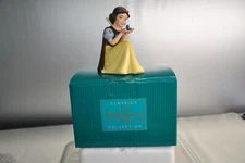 Walt Disney Classics Snow White Won’t You Smile for Me in Box COA  figuring Mint