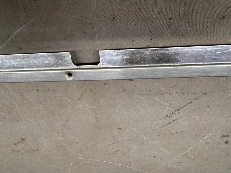 Oldsmobile Vista Cruiser 1964-1972 Chevy Chevelle camioneta asiento trasero moldura Foto 2 de 4