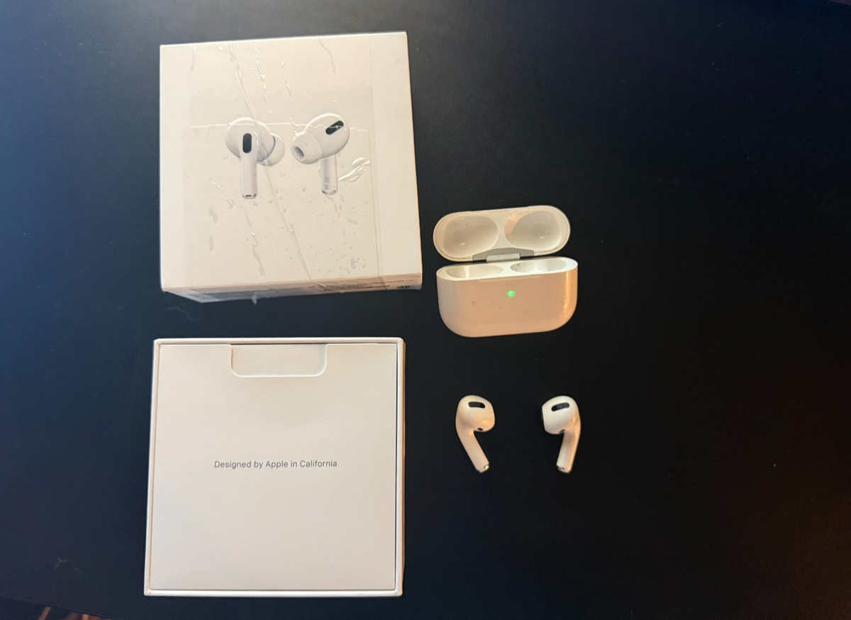 Apple Airpods Pro A2084 (1st Gen) READ DESC. [box + earbuds +