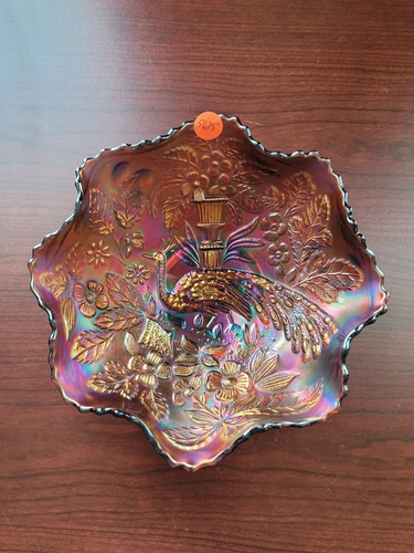 Very Pretty Amethyst FENTON Carnival Glass Peacock & Urn Ruffled Bowl - 第 18/18 張圖片