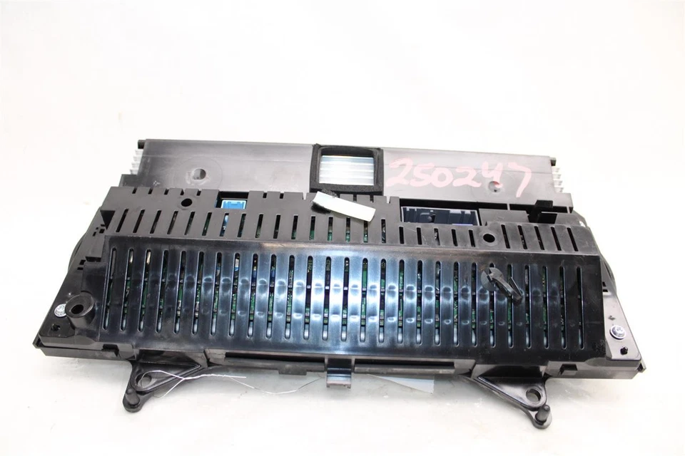 Used Speedometer Gauge fits: 2011 Jaguar Xj cluster Grade A - Image 4 of 4