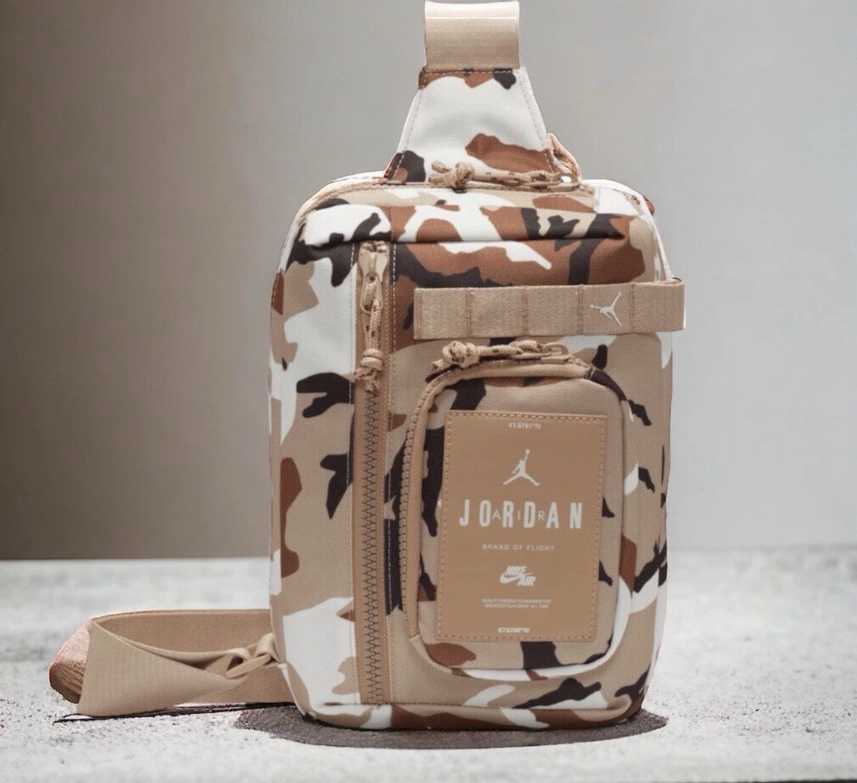選べるカラー★Jordan Hesi Crossbody Bag 3Lクロスボディバッグ Jordan Hesi Crossbody Cross body Bag (3L) in Brown