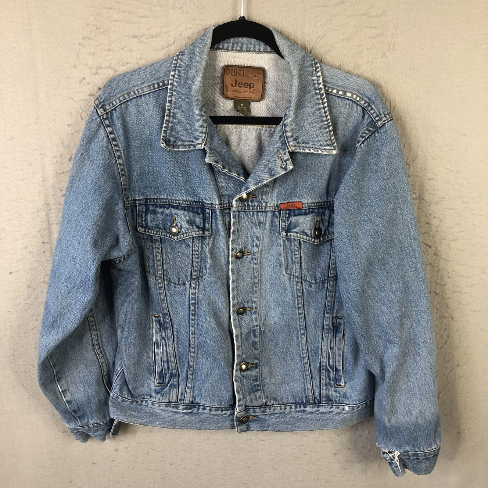 Jeep 01941 Denim Jacket Mens Medium Trucker Button Front Pockets Waist Tabs