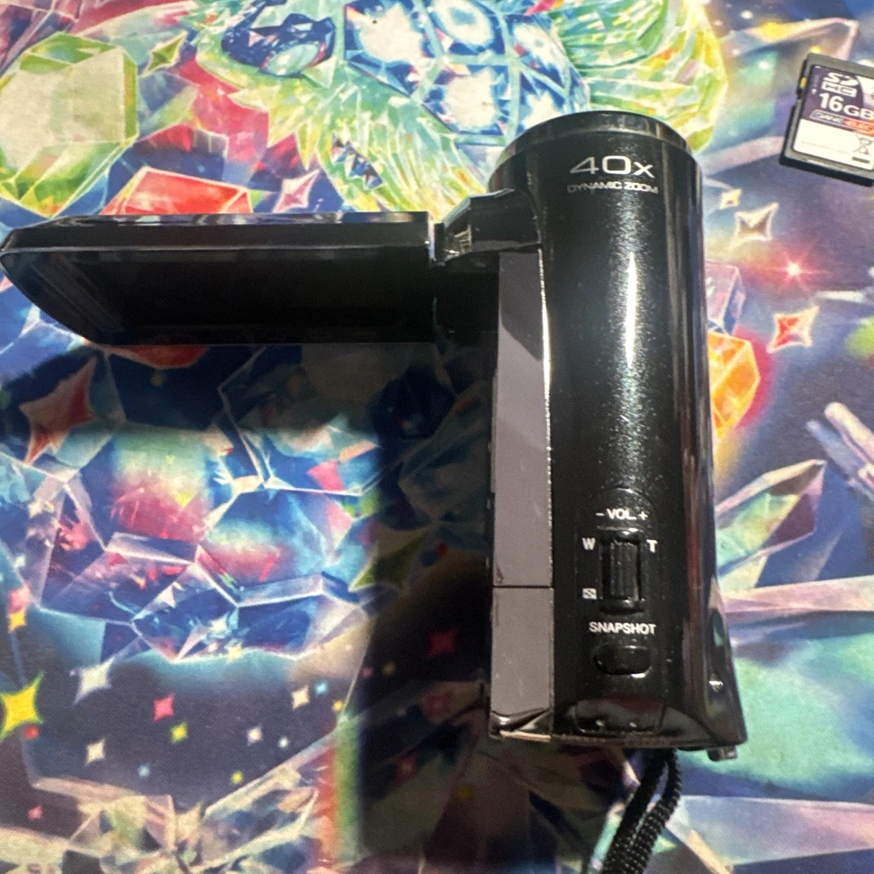 Videocámara JVC Everio GZ-MS120BU con batería y cargador - Usada Foto 2 de 4