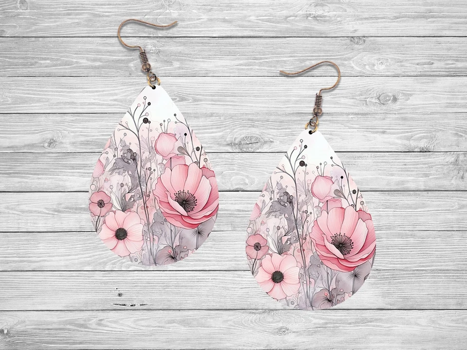 Pendientes colgantes de madera con estampado floral gris y rosa con estampado de lágrima Foto 3 de 4