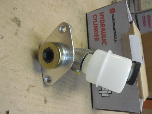 Brake Master Cylinder M51203 Fits Nissan Sentra 1982 1983 - Image 4 of 4