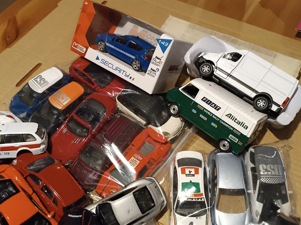 lotto auto-furgoni 1:43 - Immagine 2 di 3