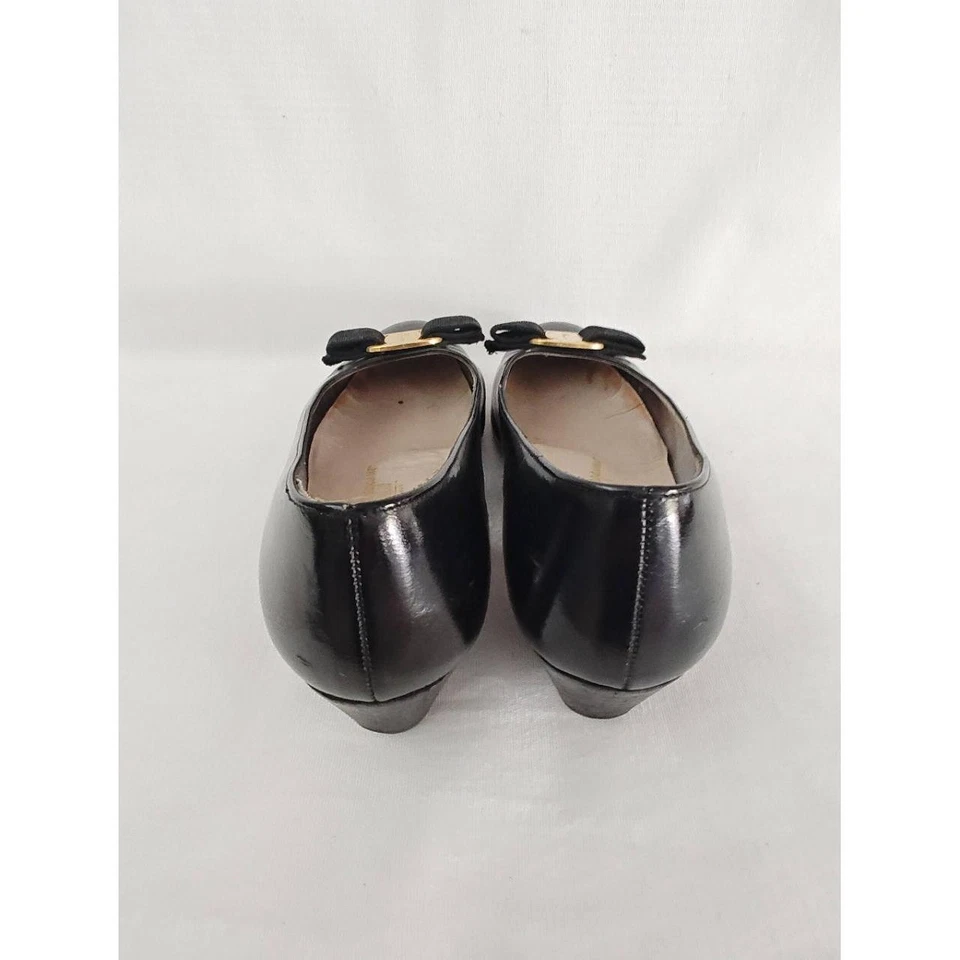 Salvatore Ferragamo Vara Pumps Black Patent Leather 5.5 Vintage 80s Boutique Bow - Image 3 of 4