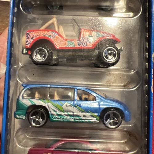 Vintage 1998 Hot Wheels Mattel WORLD TOUR 5- Car Gift Pack #25369 - Picture 4 of 8